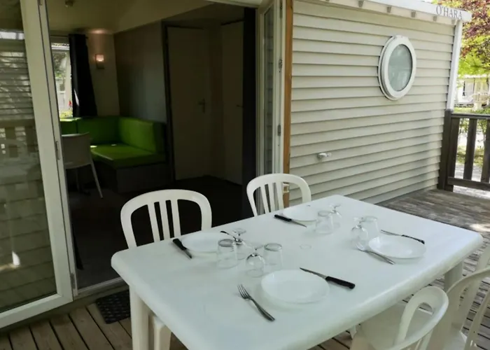 Camping 3 Etoiles - Piscine - Ccbfgbf 3*